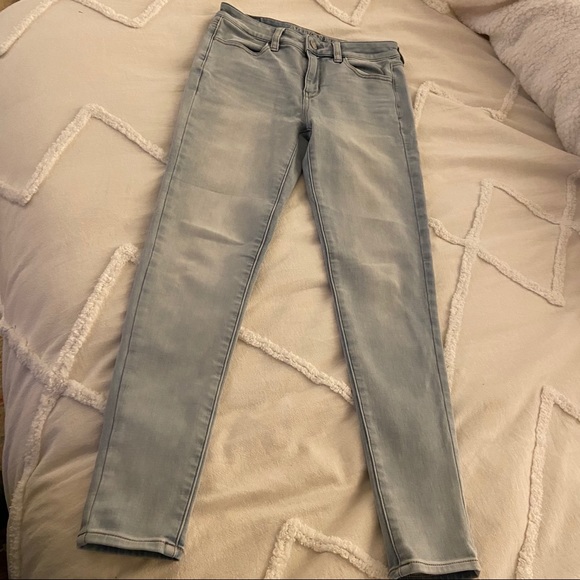 American Eagle light wash Jegging - Picture 2 of 4
